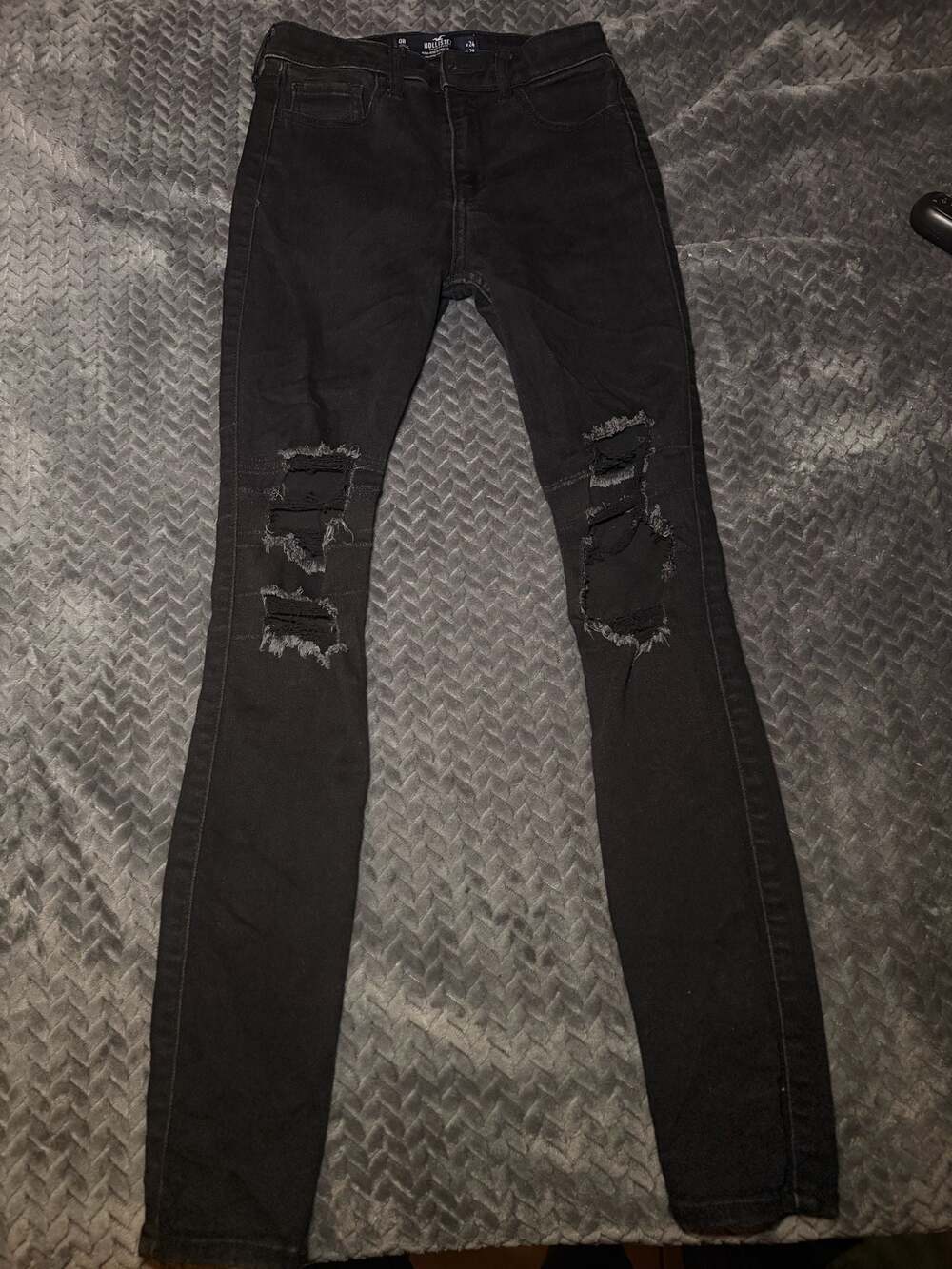 Hollister High-Rise Super Skinny Jeans Black Distressed 24x28